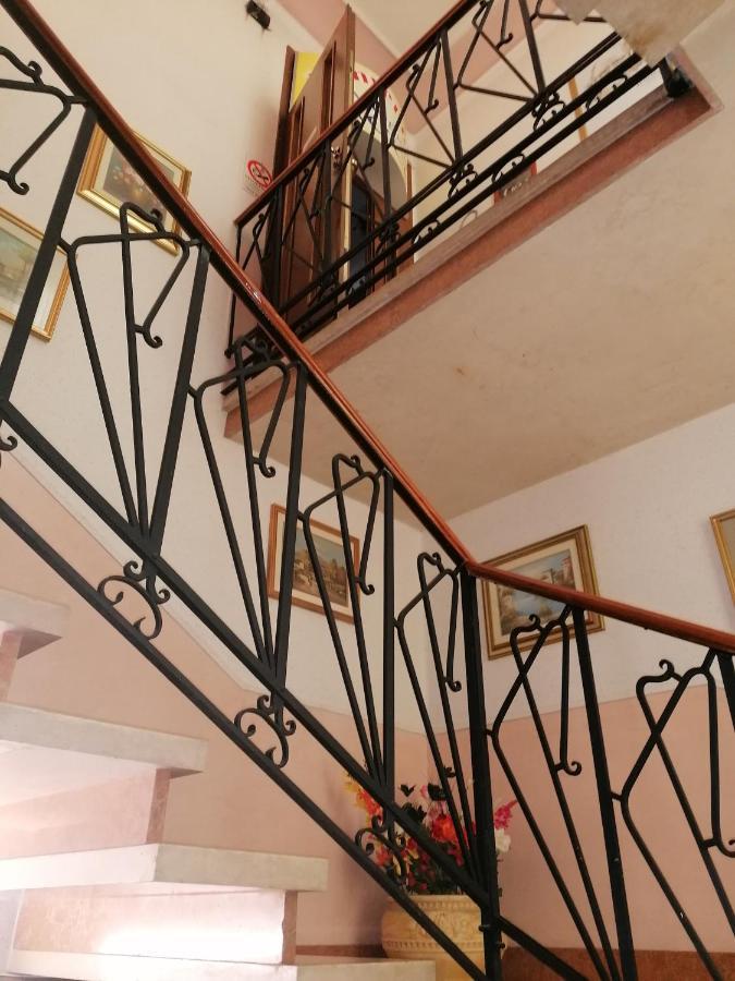 Sacco Bed&Breakfast Rovigo Bagian luar foto